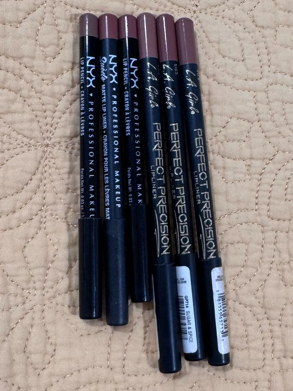 Bundle of 6 lip liners